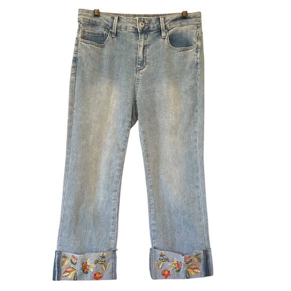 CHARLIE B Denim - Charlie B High Rise Floral Embroidered Cuffed Light Wash Cropped Jeans, Sz 8